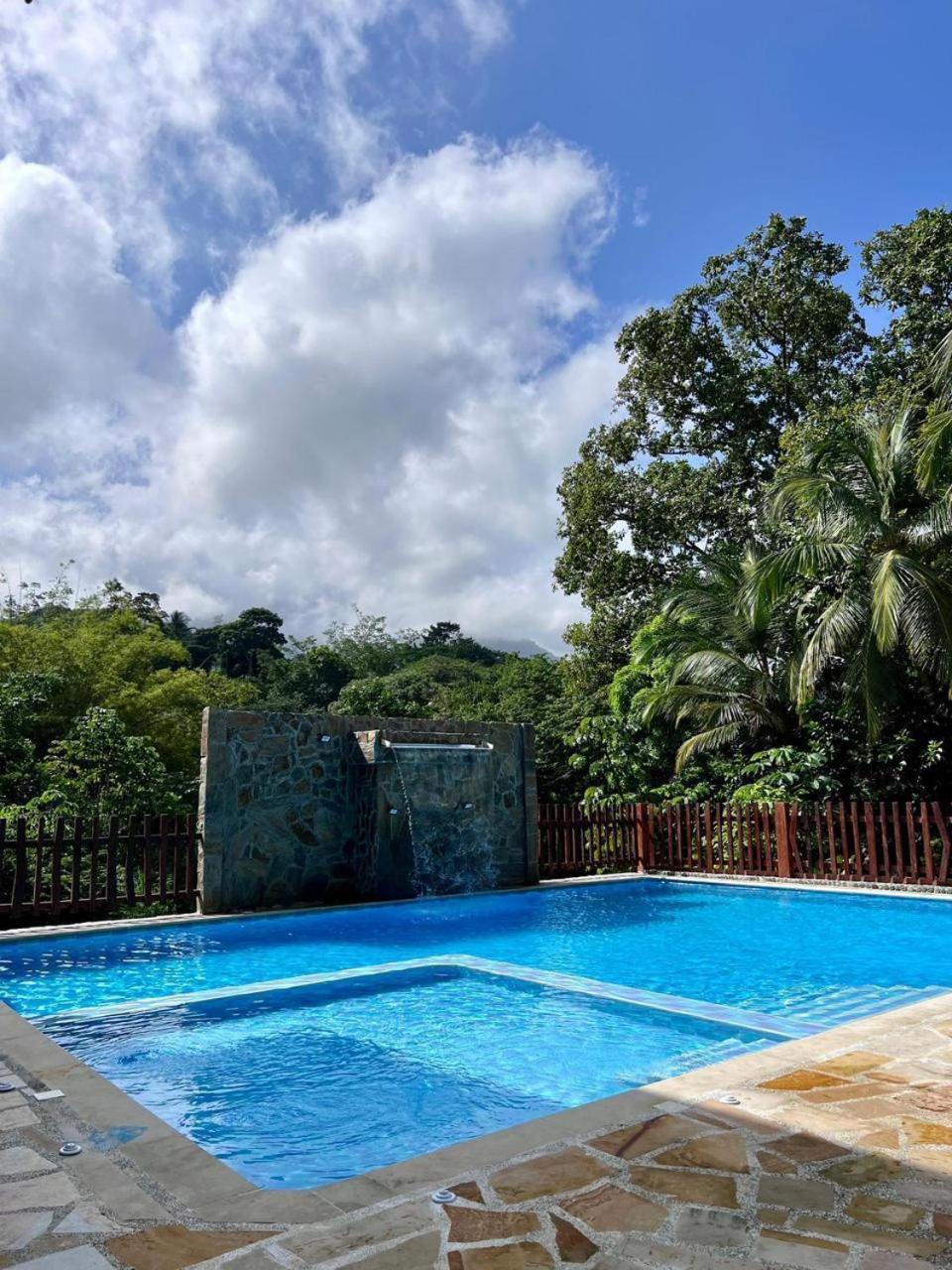 Arca Tayrona Restaurant & Hostal 로스나란조스 외부 사진